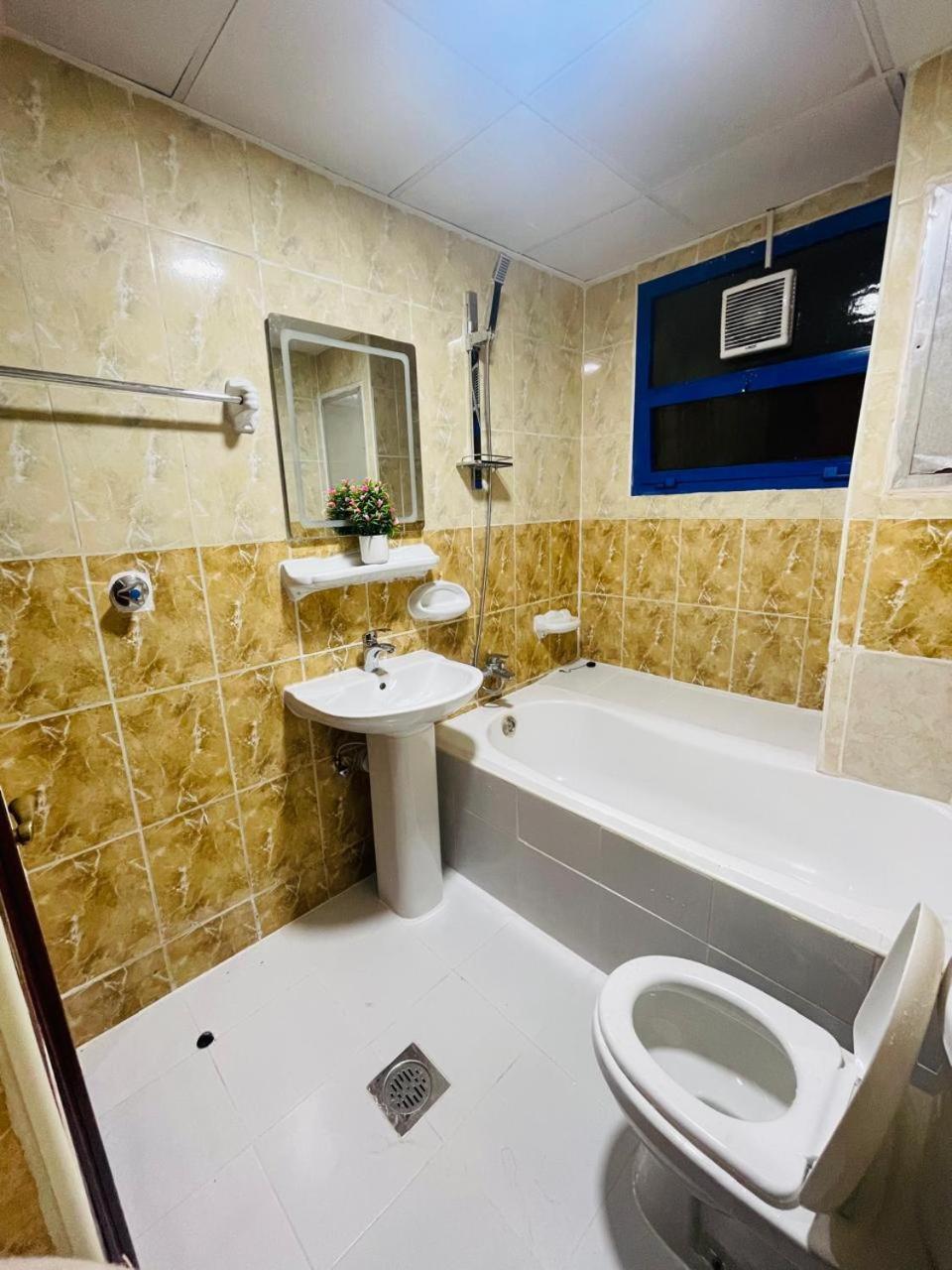 Apartment Naz Abu Dhabi
